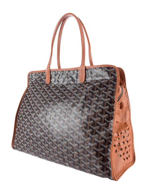 goyard chevron sac hardy pet carrier pm|Goyard hardy cat bag.